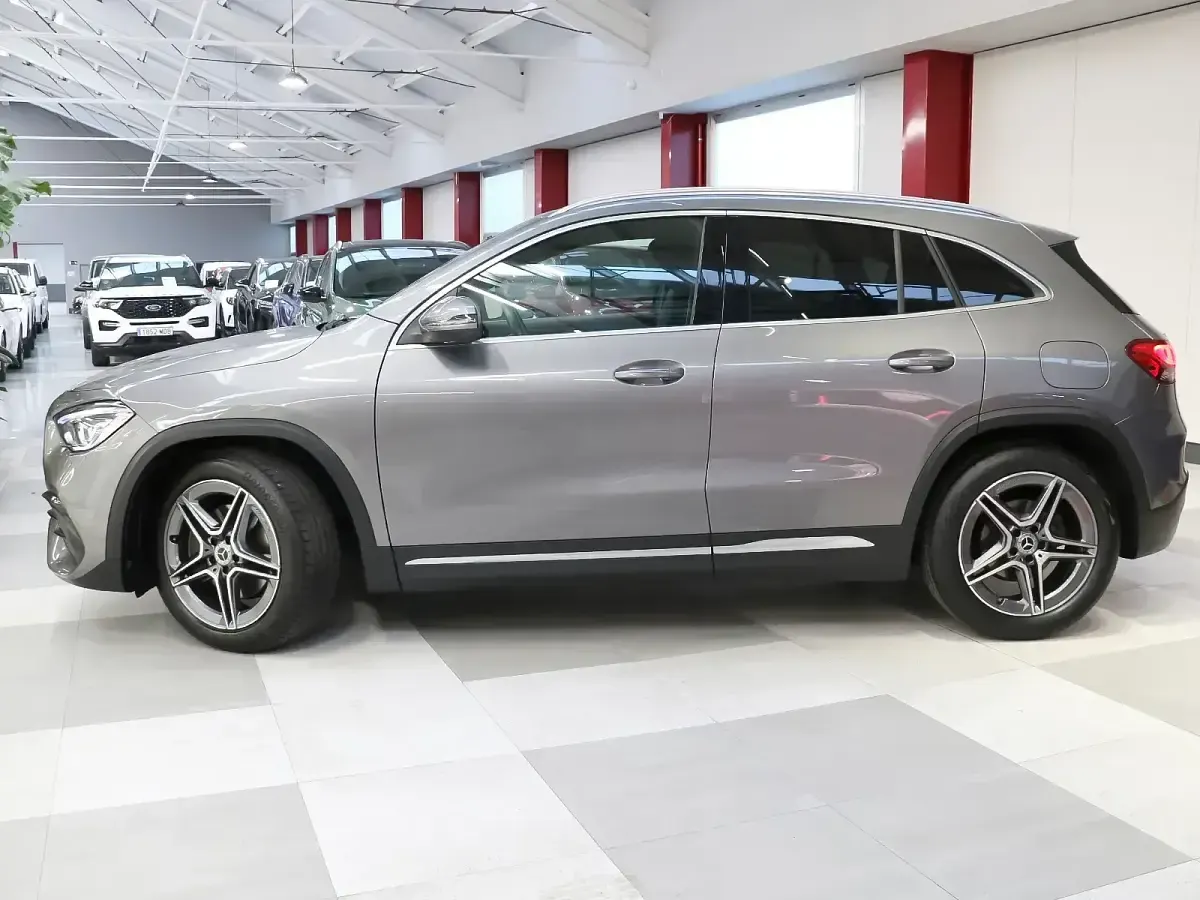 Usado Mercedes GLA200 150 CV (110 kW) 2022 Gris SUV
