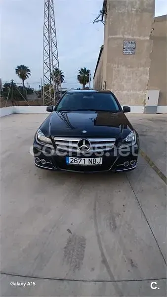 Usado Mercedes C200 Avantgarde 136 CV (100 kW) 2011 Negro Berlina