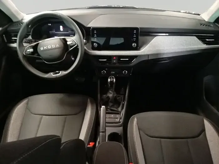 Usado Skoda Kamiq Selection 115 CV (84 kW) 2025 Negro SUV