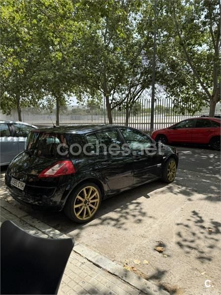 Negro Usado 2004 Renault Mégane II Authentique Berlina | 4700 € (Caro) - Imagen 1/4