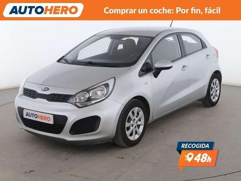 Usado Kia Rio 86 CV (63 kW) 2014 Gris Utilitario