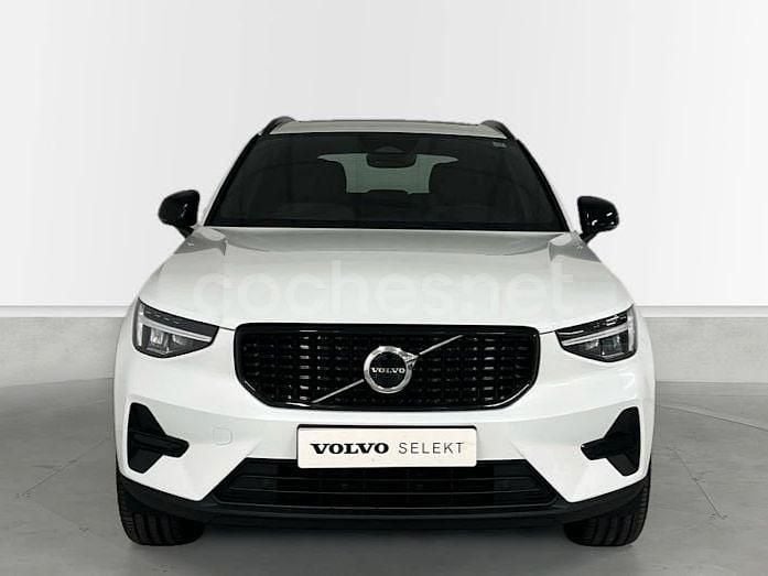 Blanco Nuevo 2025 Volvo XC40 Plus SUV | 43.000 € (Precio justo) - Imagen 1/4