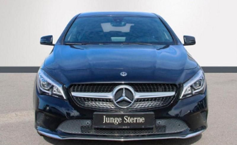 Negro Usado 2018 Mercedes CLA220 Shooting Brake Familiar | 30.850 € - Imagen 1/4