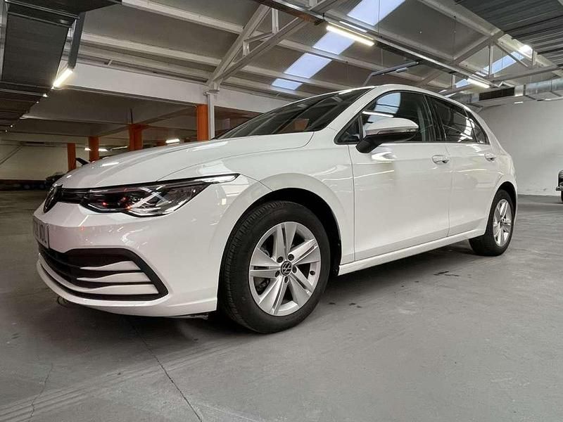 Usado VW Golf VIII Life 110 CV (80 kW) 2023 Blanco Utilitario
