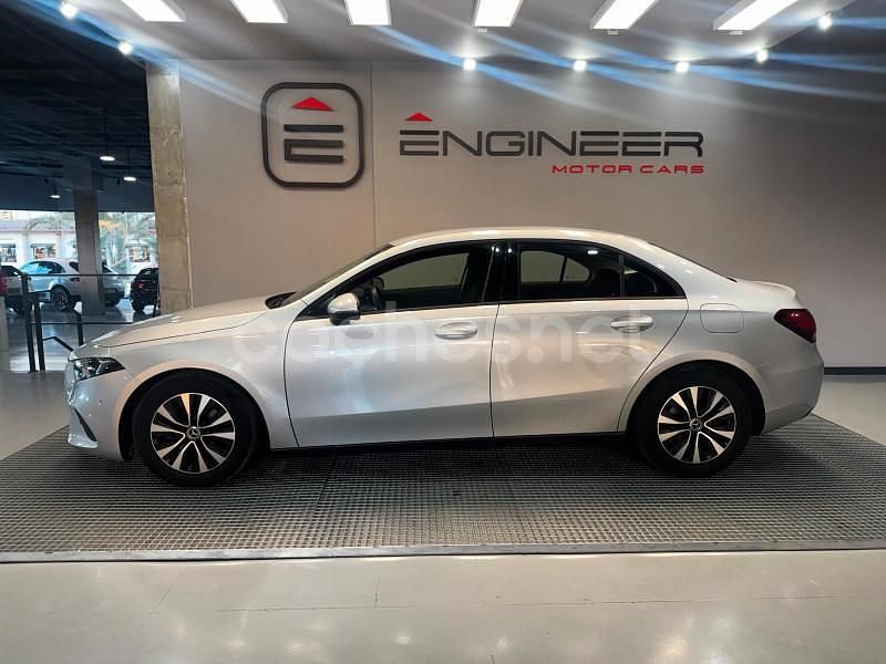 Usado Mercedes A180 116 CV (85 kW) 2020 Gris / plata Berlina