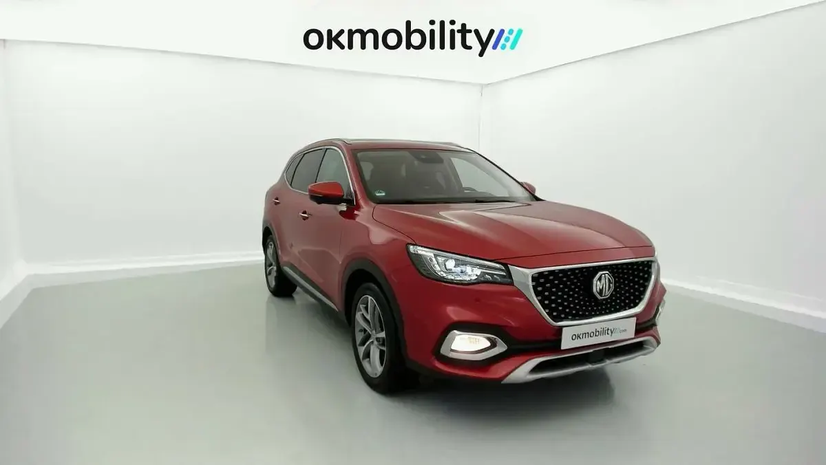 Begagnad MG HS Luxury 162 HK (119 kW) 2023 Röd SUV