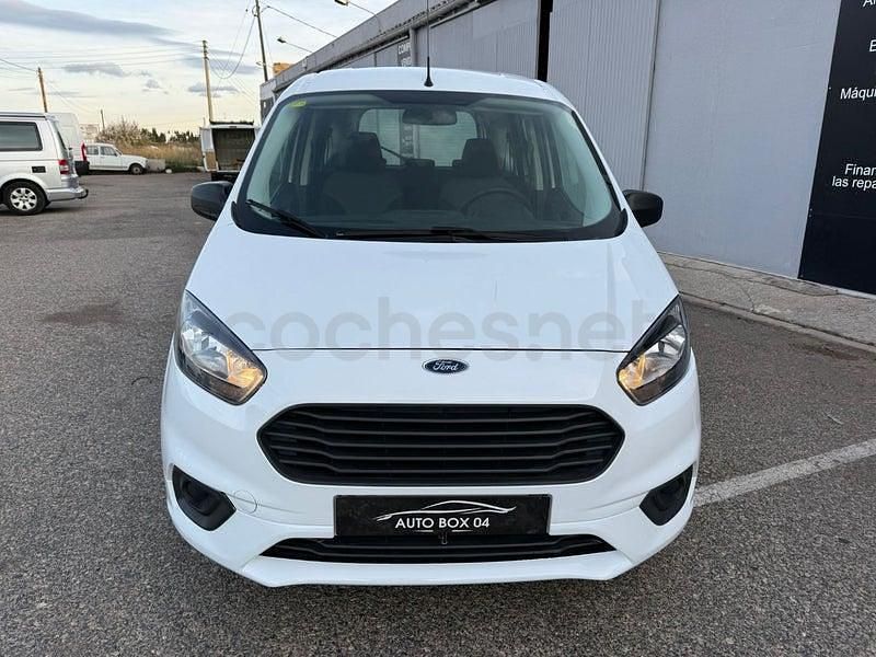 Usado Ford Tourneo Courier Ambiente 75 CV (55 kW) 2018 Blanco Monovolumen