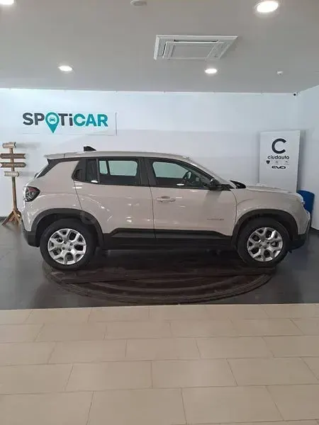 Usado Jeep Avenger Altitude 100 CV (73 kW) 2025 Marrón SUV