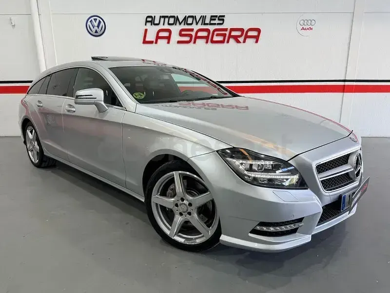 Usado Mercedes CLS350 Shooting Brake 258 CV (189 kW) 2015 Gris / plata Familiar