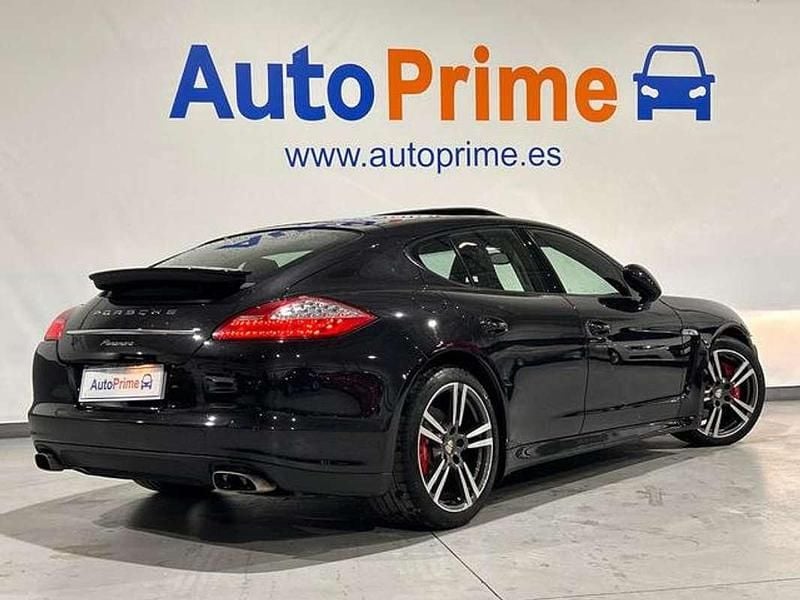 Begagnad Porsche Panamera 250 HK (183 kW) 2012 Svart Halvkombi