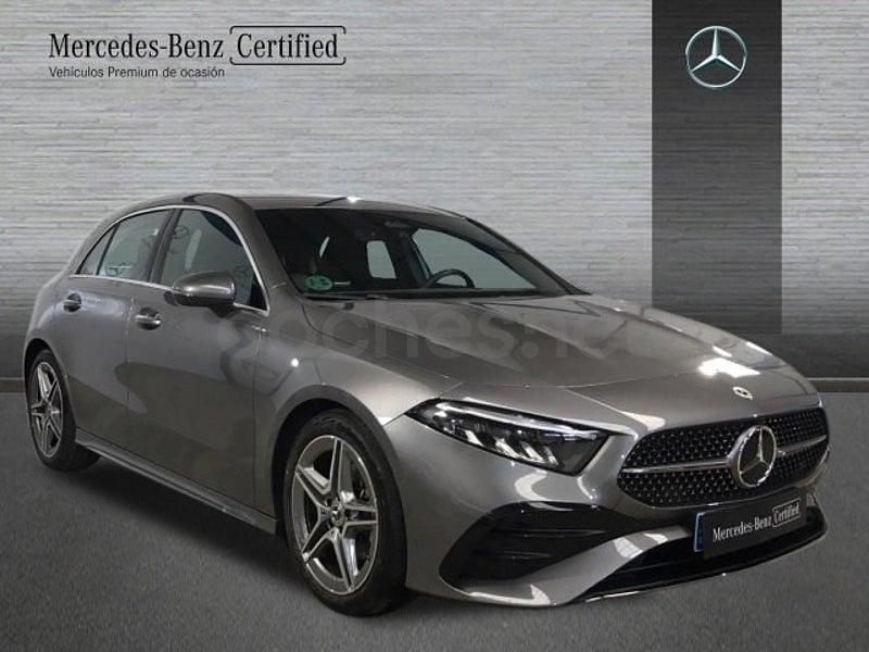 Usado Mercedes A200 AMG line 150 CV (110 kW) 2025 Gris montaña Berlina