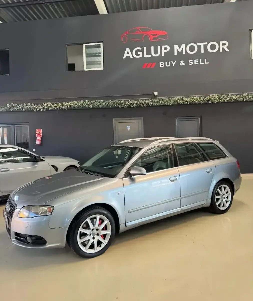 Usado Audi A4 140 CV (102 kW) 2005 Gris Berlina