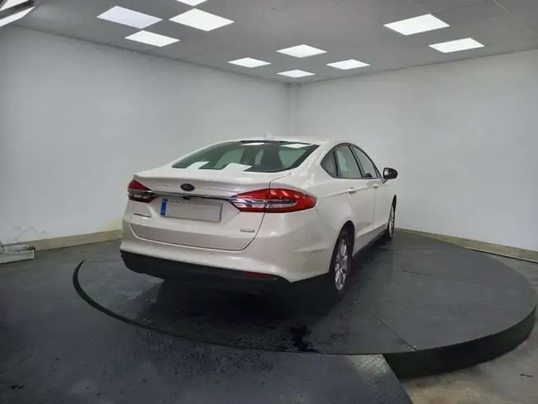 Usado Ford Mondeo Trend 188 CV (138 kW) 2020 Blanco Berlina