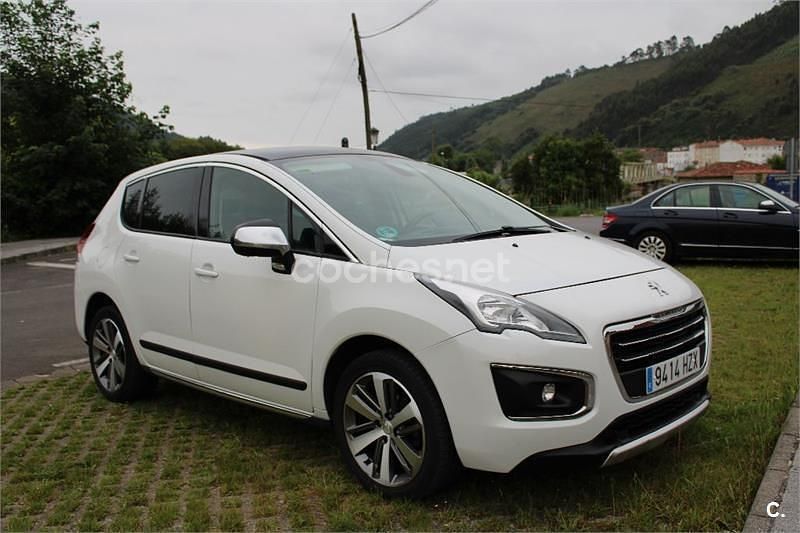 Usado Peugeot 3008 Allure 120 CV (88 kW) 2014 Blanco Berlina