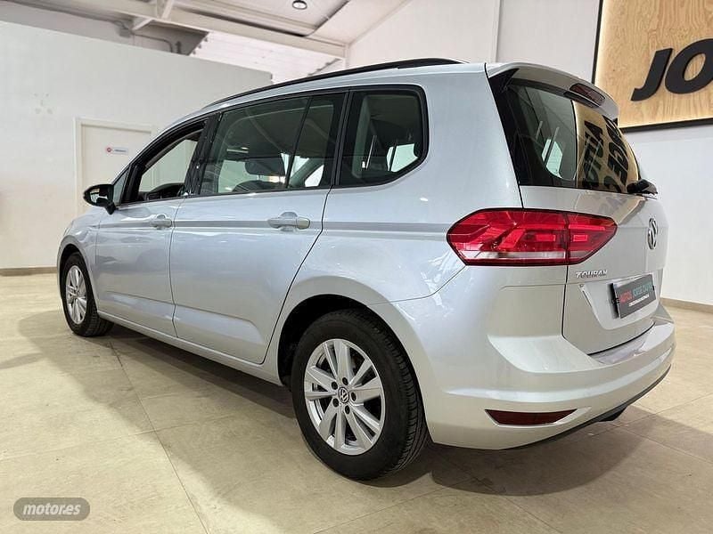 Usado VW Touran Edition 115 CV (84 kW) 2020 Gris Monovolumen