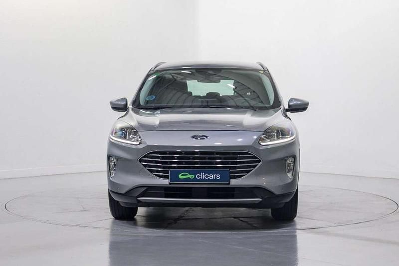 Usado Ford Kuga Titanium 190 CV (139 kW) 2022 Plateado SUV