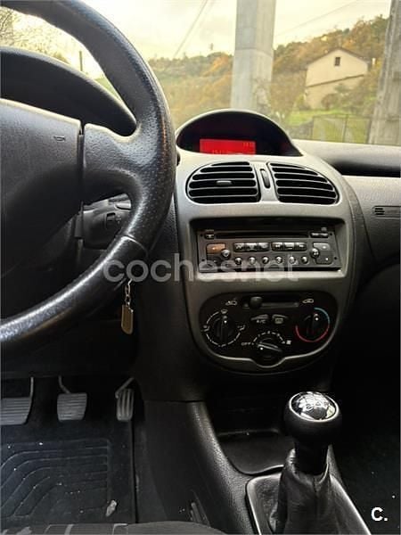 Azul Usado 2002 Peugeot 206 Berlina | 3200 € (Precio justo) - Imagen 1/1