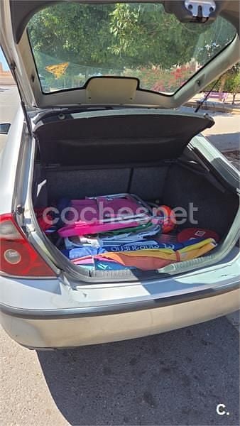 Gris / plata Usado 2006 Ford Mondeo Trend Berlina | 2900 € (Un poco caro) - Imagen 1/4