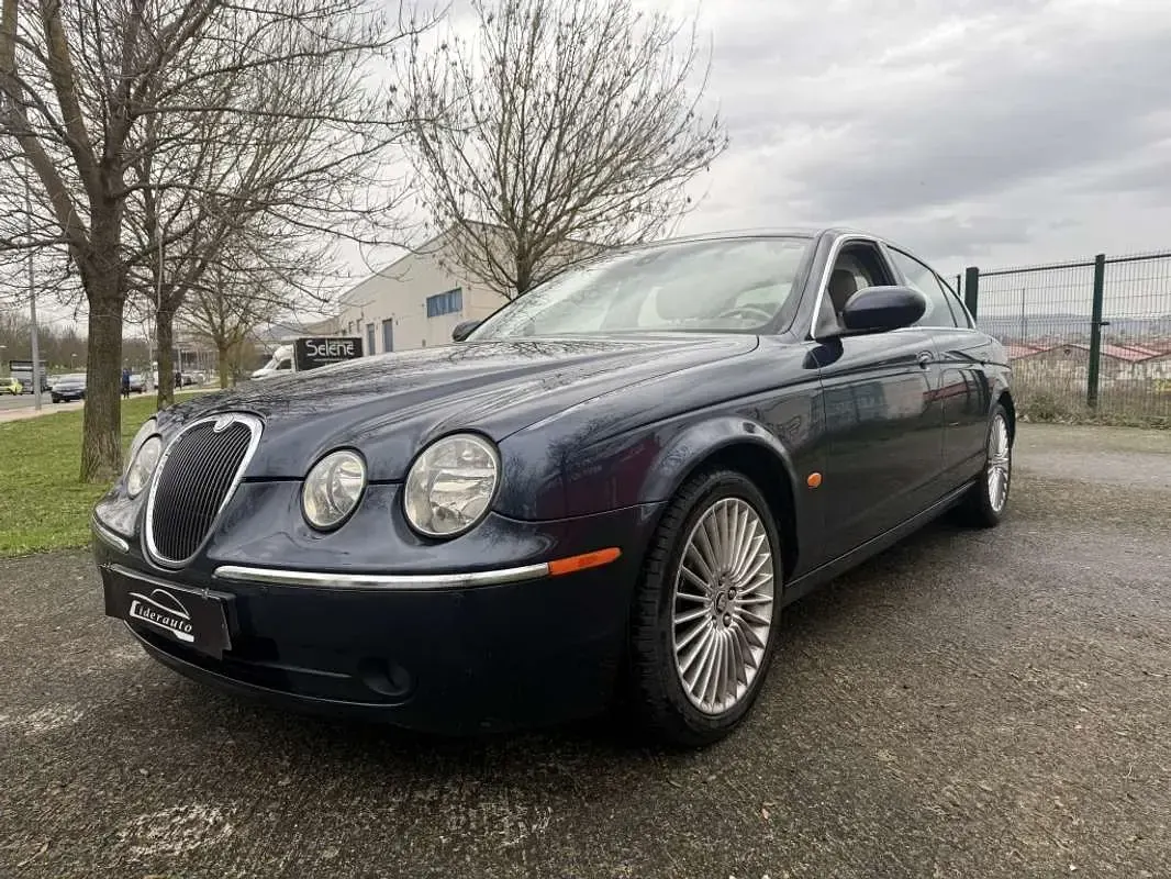 Usado Jaguar S-Type Executive 207 CV (152 kW) 2006 Azul Berlina
