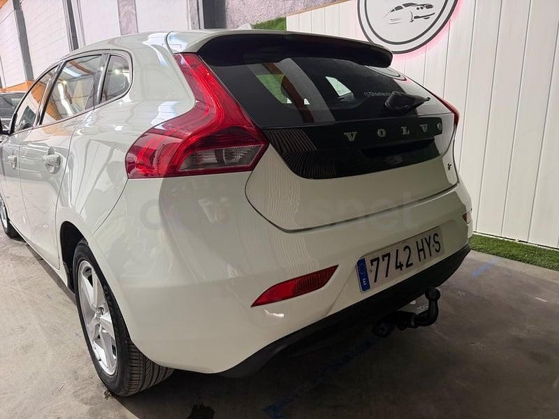 Usado Volvo V40 Kinetic 115 CV (84 kW) 2014 Blanco Berlina
