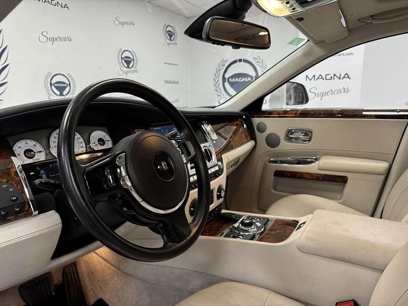 Usado Rolls Royce Ghost 571 CV (419 kW) 2012 Blanco Berlina