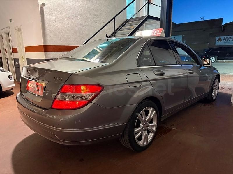 Usado Mercedes C250 Elegance 204 CV (150 kW) 2009 Gris / plata Berlina