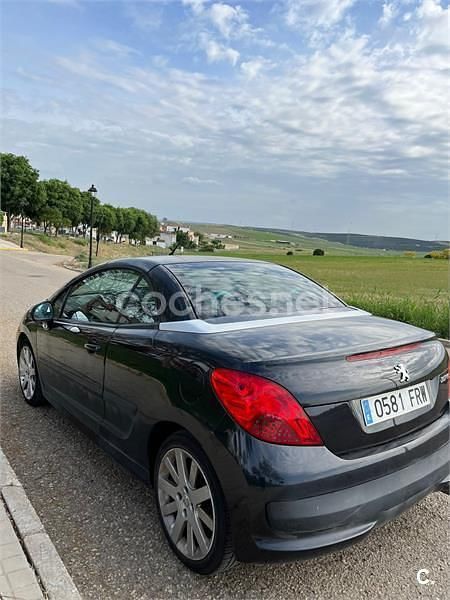Usado Peugeot 207 CC Sport 110 CV (80 kW) 2007 Negro Descapotable