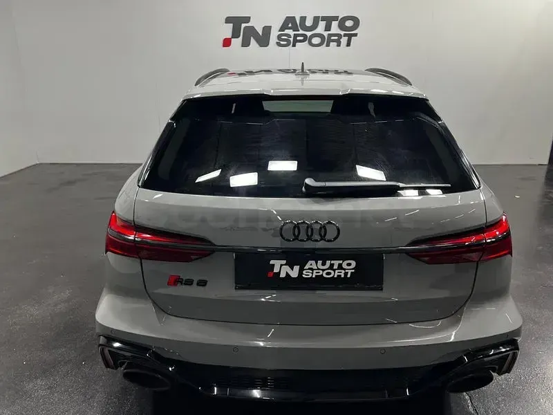 Usado Audi RS6 600 CV (441 kW) 2020 Gris / plata Familiar
