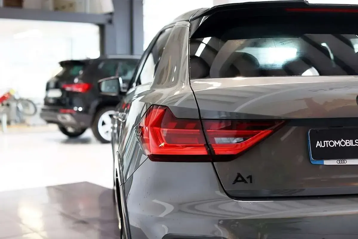 Usado Audi A1 150 CV (110 kW) 2022 Gris SUV
