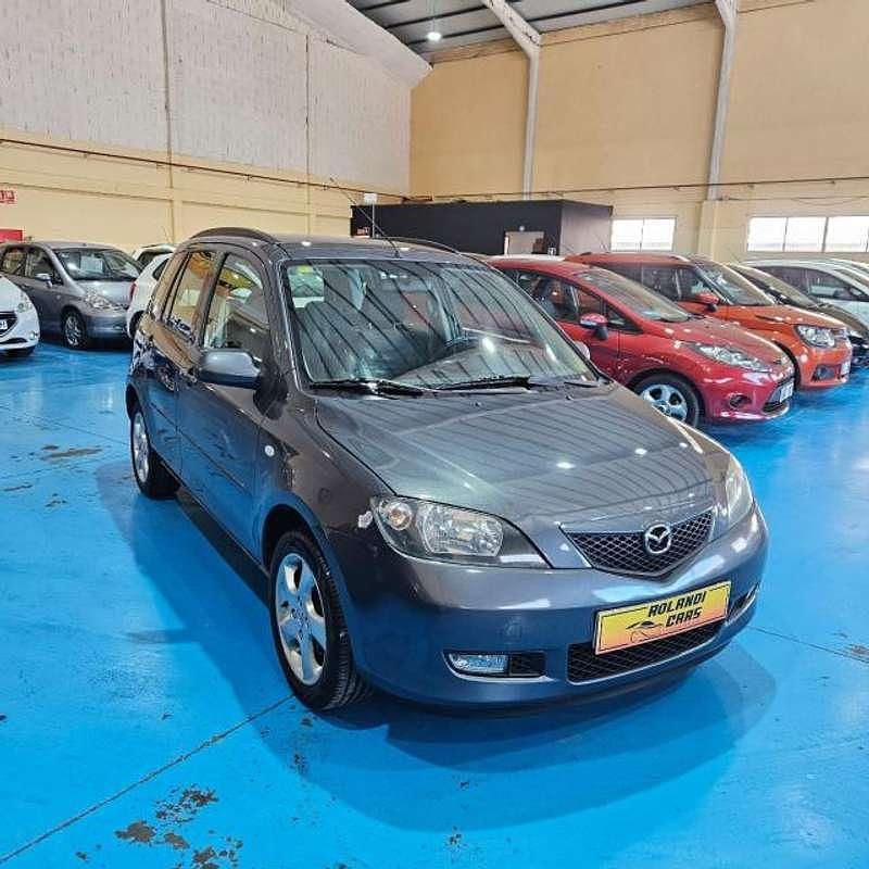 Usado Mazda 2 Inclusive 101 CV (74 kW) 2005 Gris Utilitario