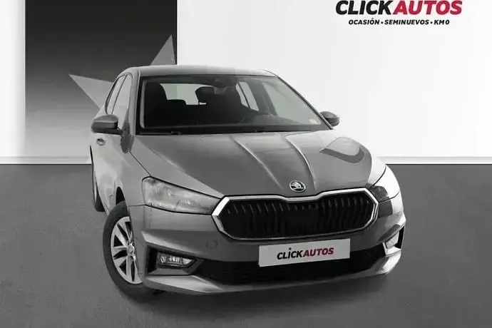Usado Skoda Fabia Selection 115 CV (84 kW) 2025 Blanco Utilitario