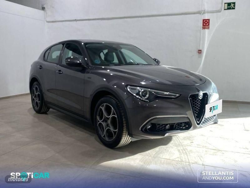 Usado Alfa Romeo Stelvio Sprint 190 CV (139 kW) 2020 Gris SUV
