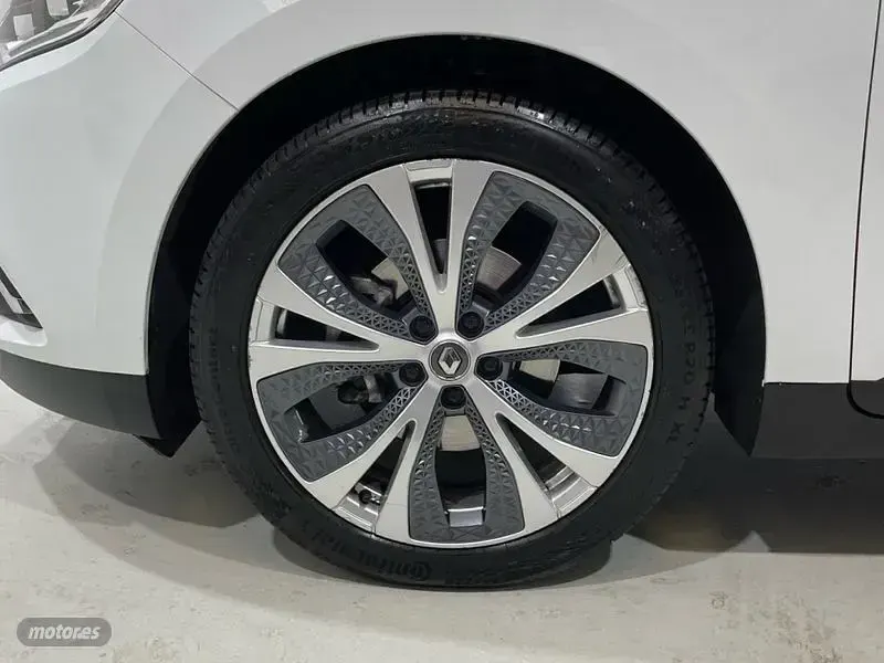 Usado Renault Scénic IV Zen 140 CV (102 kW) 2018 Blanco Monovolumen
