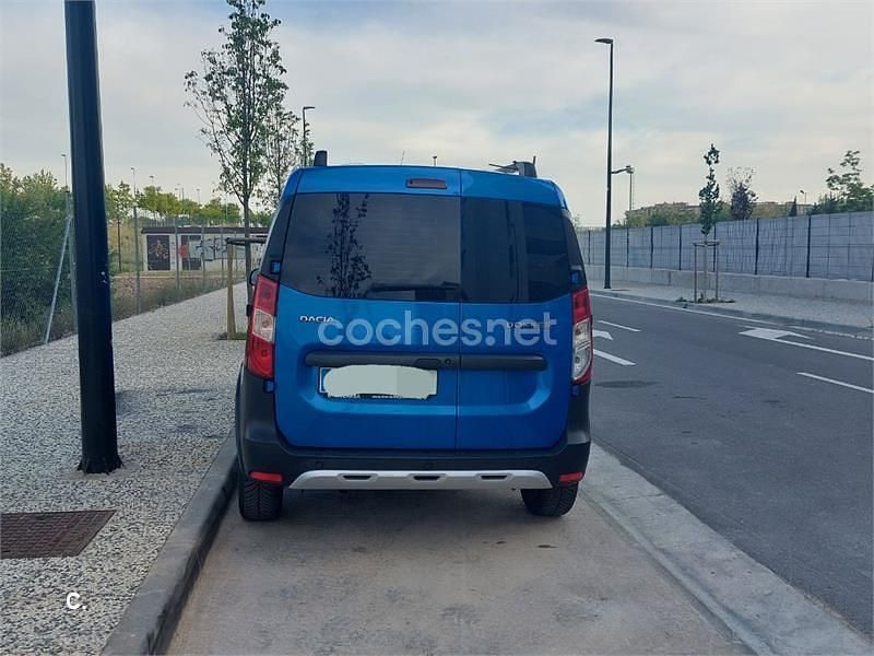 Usado Dacia Dokker 90 HP (66 kW) 2018 Azul Monovolume