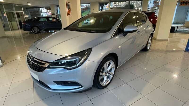Gris Usado 2018 Opel Astra Dynamic Utilitario | 11.975 € (Un poco caro) - Imagen 1/4