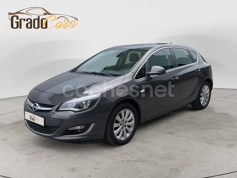 Marrón Usado 2013 Opel Astra Excellence Berlina | 8490 € (Precio justo) - Imagen 1/4