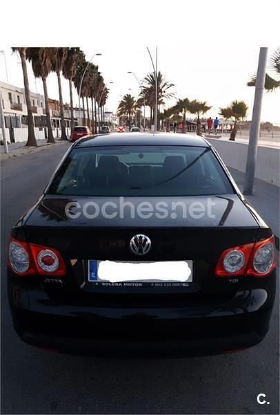 Usado VW Jetta Edition 105 CV (77 kW) 2010 Negro Berlina