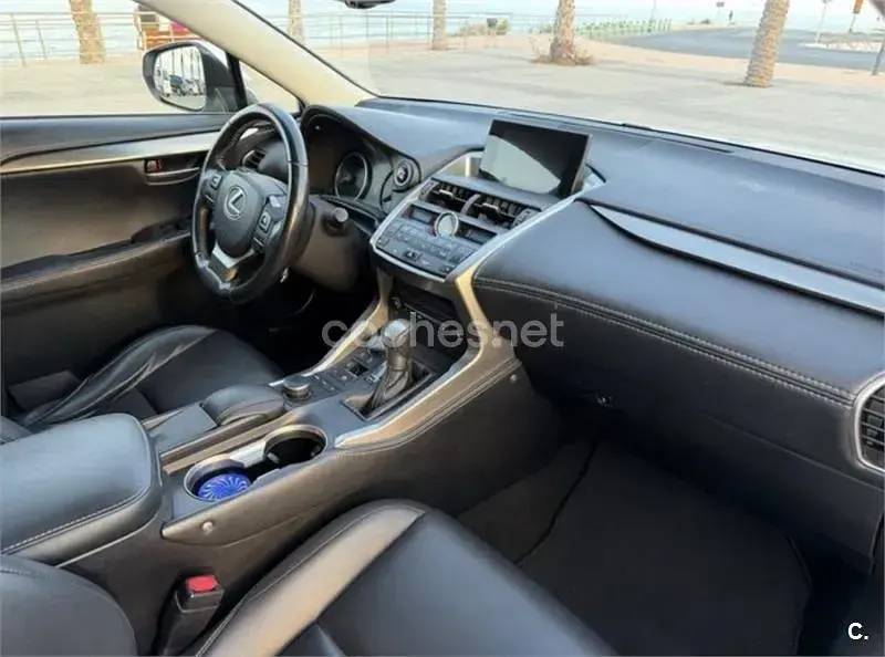 Usado Lexus NX300h Executive Line 197 CV (144 kW) 2015 Blanco SUV