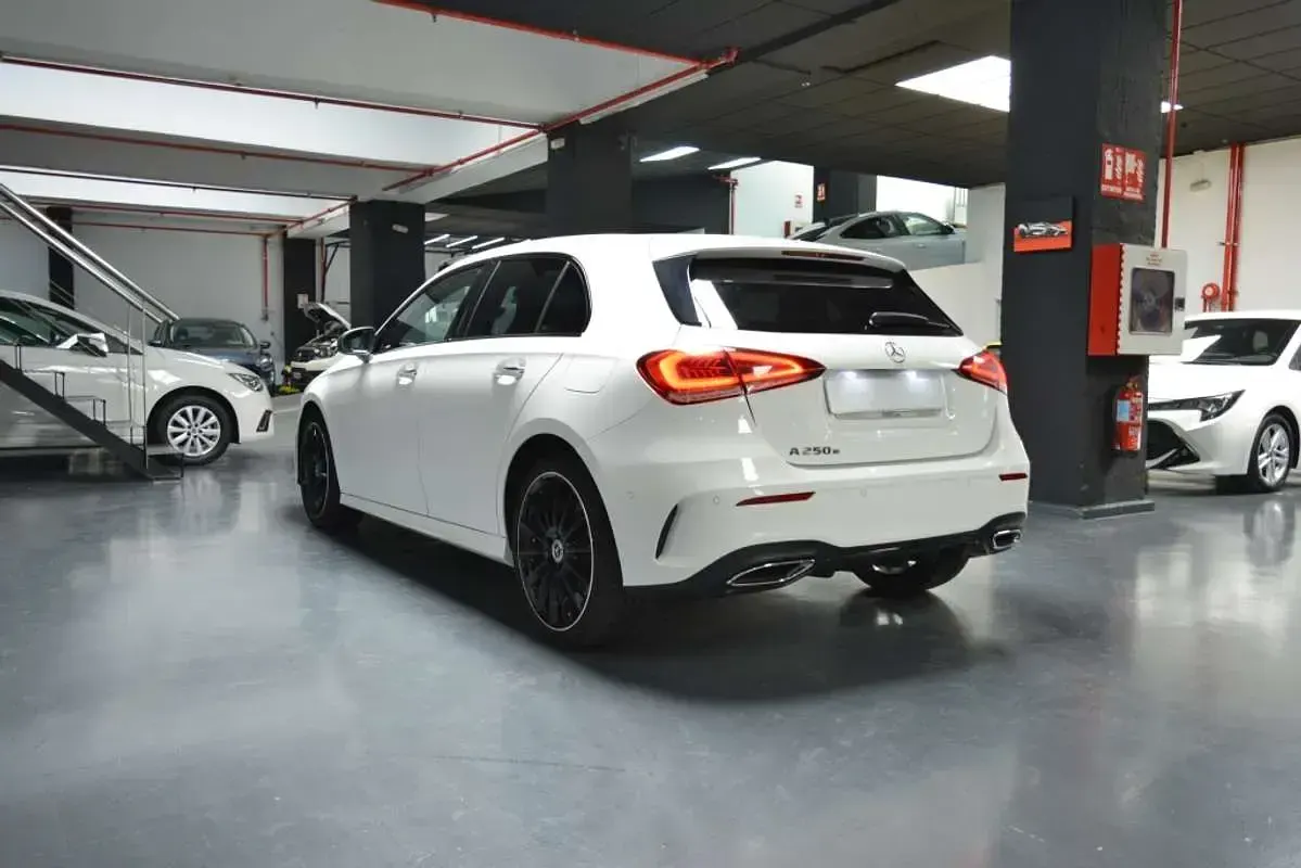 Usado Mercedes A250 218 CV (160 kW) 2023 Blanco Utilitario