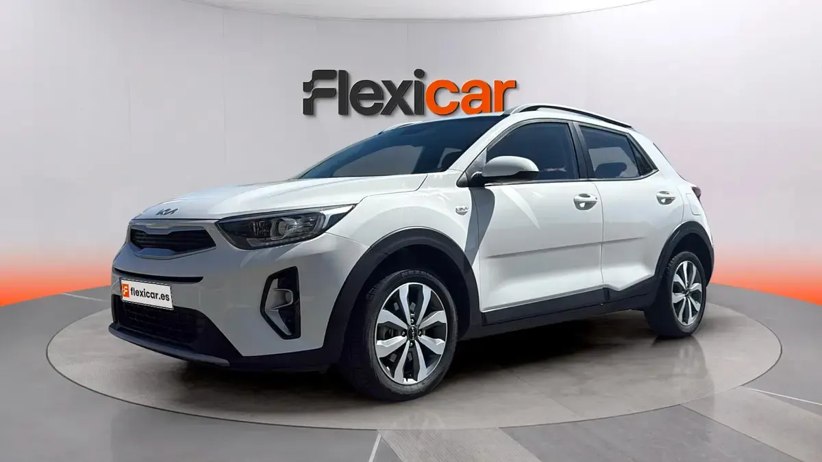 Usado Kia Stonic 84 CV (61 kW) 2023 Blanco SUV