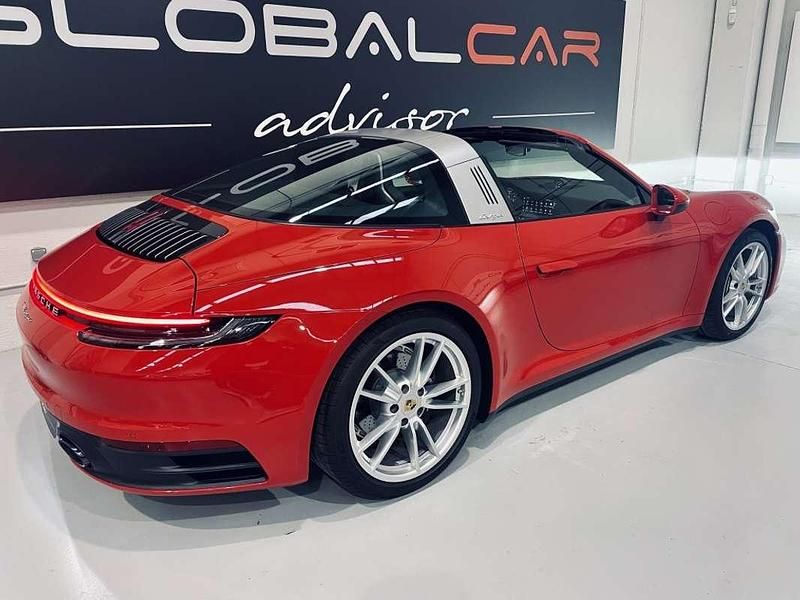Usado Porsche 992 385 CV (283 kW) 2023 Rojo Coupe
