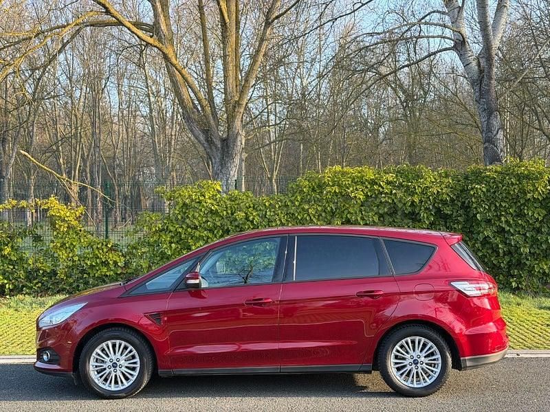 Usado Ford S-MAX Trend 120 CV (88 kW) 2016 Granate Monovolumen