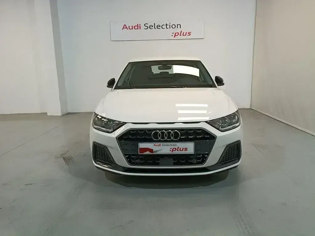 Käytetty Audi A1 Advanced Plus 116 HP (85 kW) 2025 Valkoinen Katumaasturi