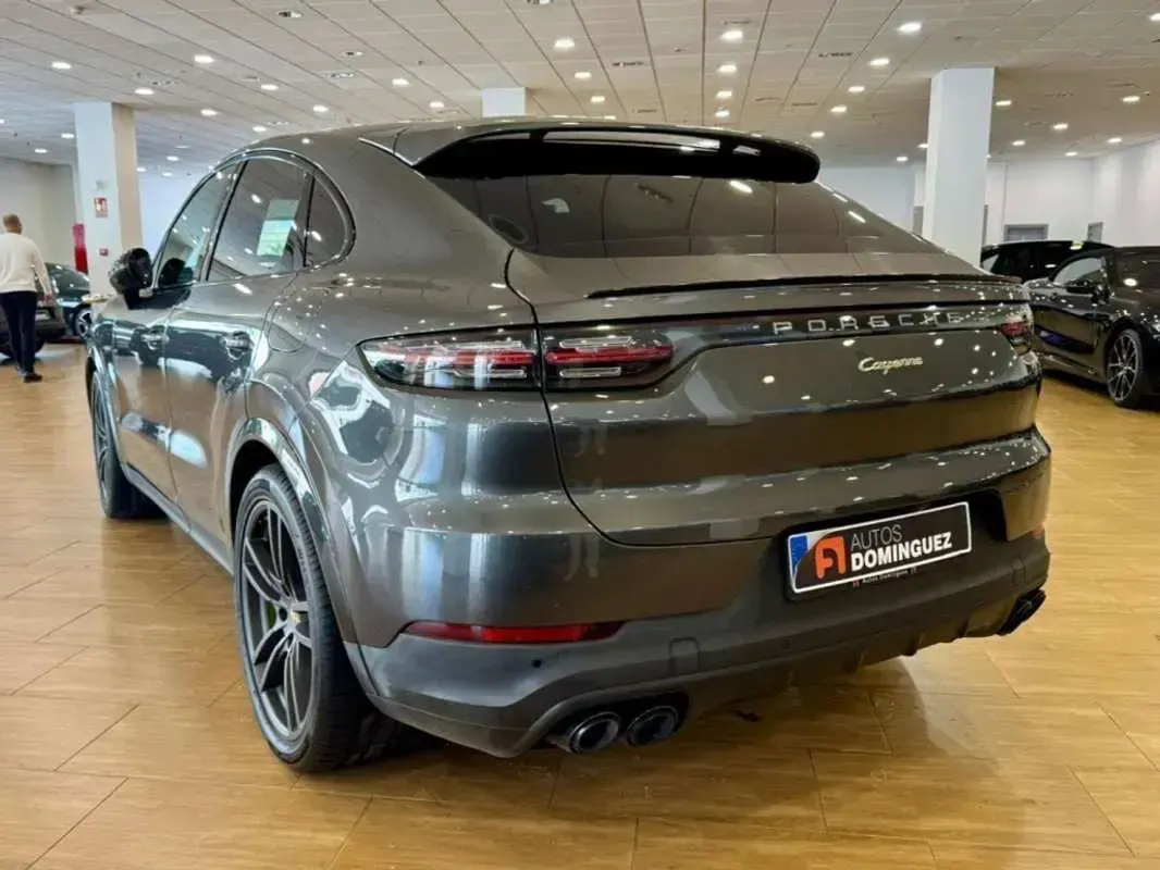 Usado Porsche Cayenne E-Hybrid 462 CV (339 kW) 2020 Gris SUV