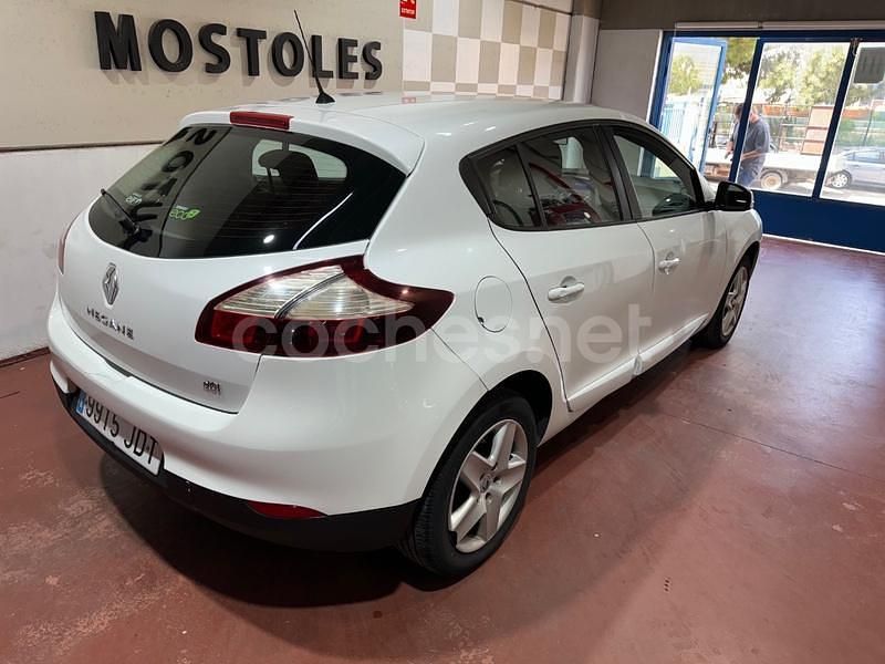 Usado Renault Mégane Business 95 CV (69 kW) 2015 Blanco Berlina