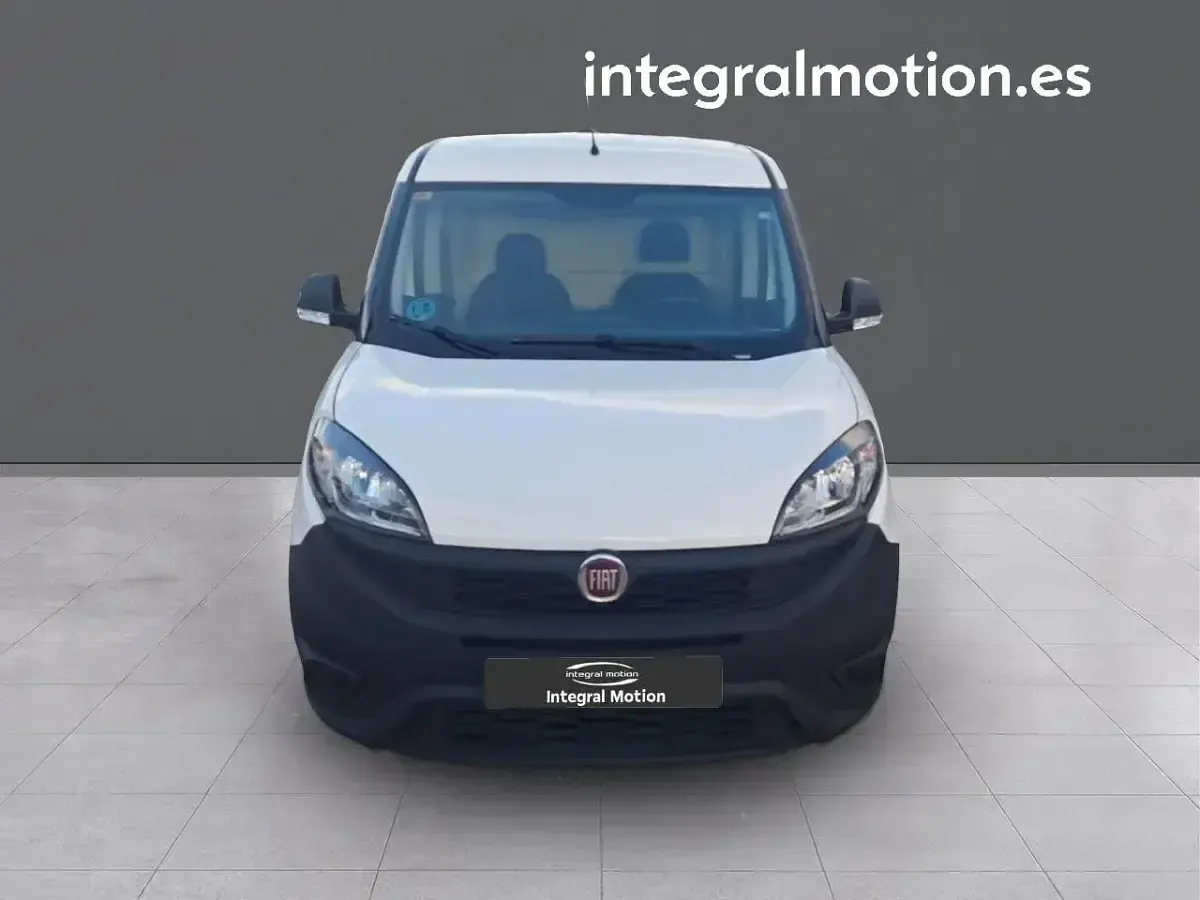 Usado Fiat Doblò 95 CV (69 kW) 2019 Blanco Monovolumen