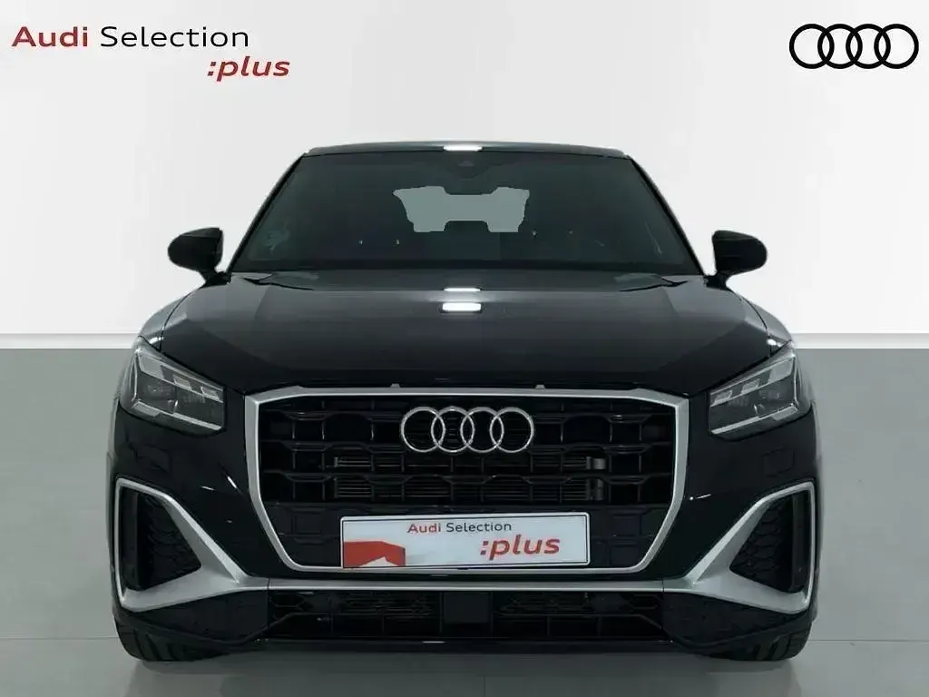 Käytetty Audi Q2 Ambiente 150 HP (110 kW) 2025 Musta Katumaasturi