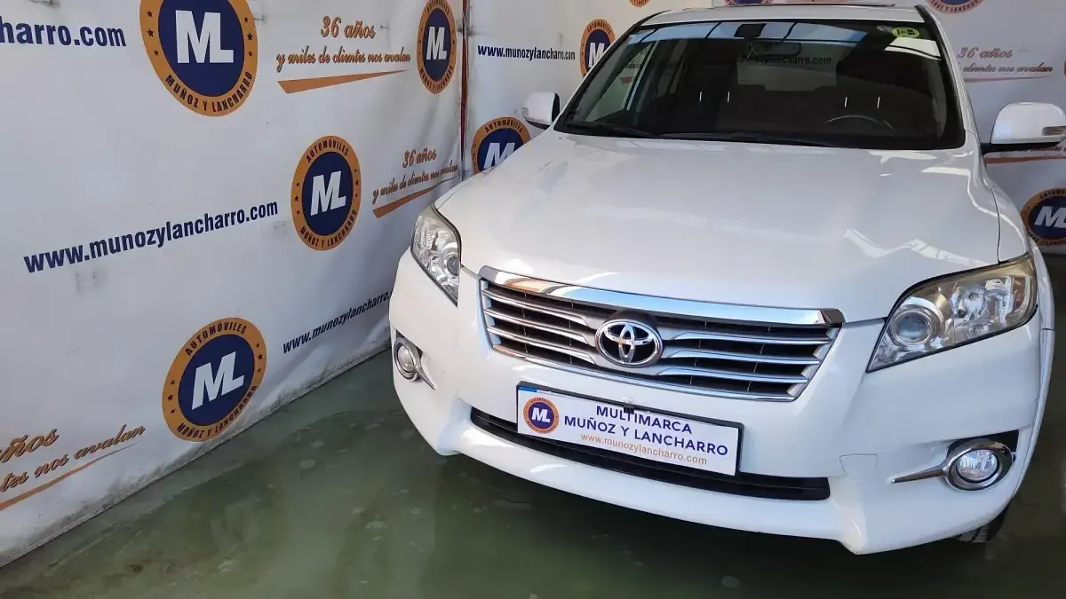 Usado Toyota RAV4 Executive 150 CV (110 kW) 2011 Blanco SUV