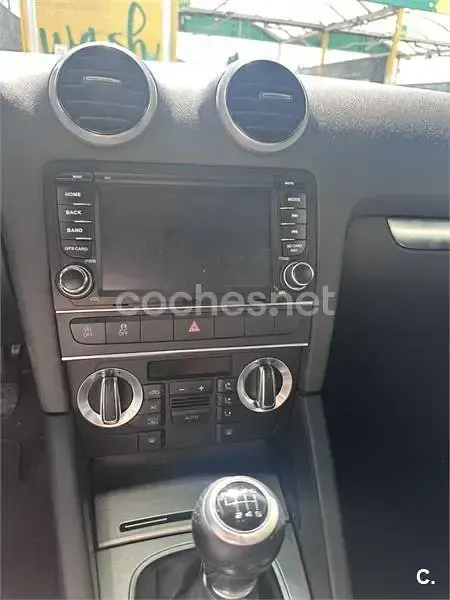 Usado Audi A3 Attraction 140 CV (102 kW) 2011 Negro Utilitario