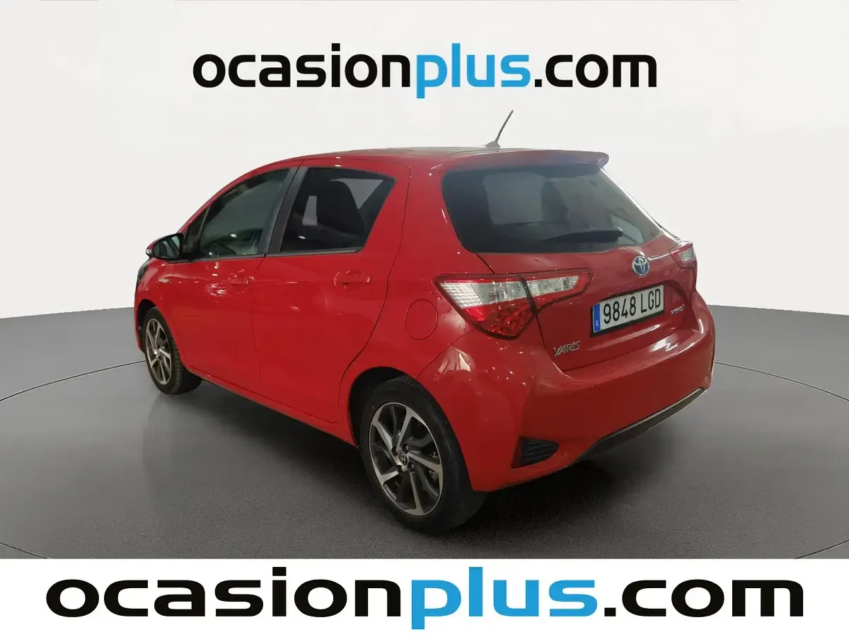 Usado Toyota Yaris Advance 100 CV (73 kW) 2020 Rojo